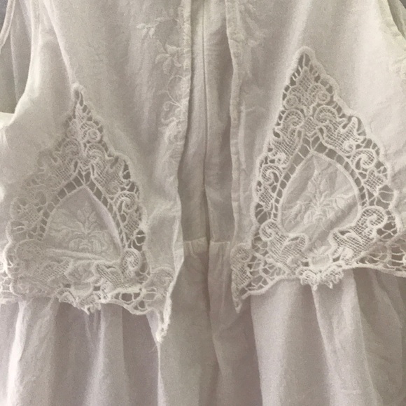 • Forever 21 White Crochet Dress • - Picture 5 of 7